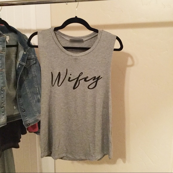 SUMMER CLEARANCE-FIRM‼️Wifey Tank - Picture 4 of 5